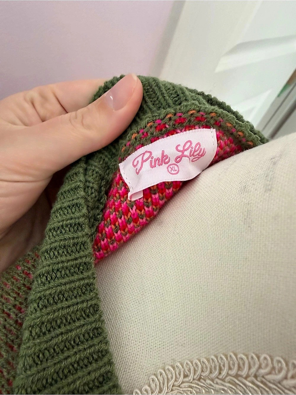 Pink Lily Oversized Floral Knit Sweater in Green & Pink Like New - Picture 3 of 3